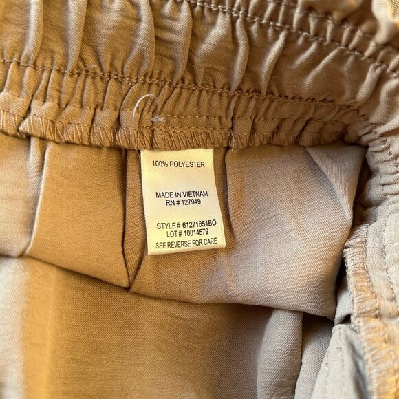 Floral & Ivy Women’s Pull On Pants Size L Tan Drawstring Cropped - Picture 11 of 12